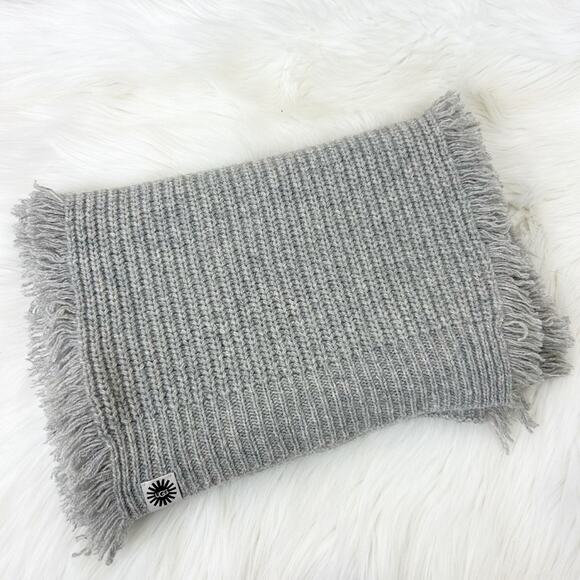 UGG Grey Knit Chunky Oversized Fringe Scarf OS - Picture 1 of 9